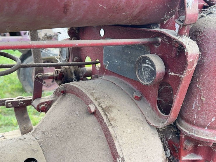 farmall-f-12-image-38