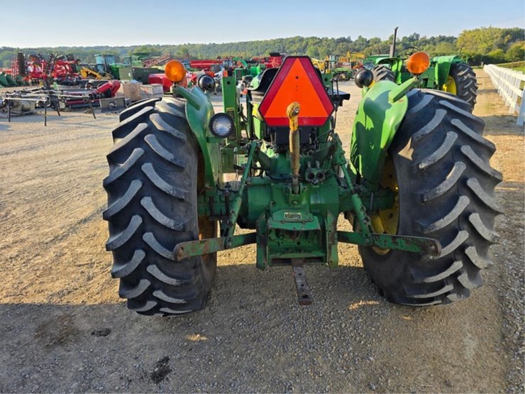 john-deere-2440-image-4