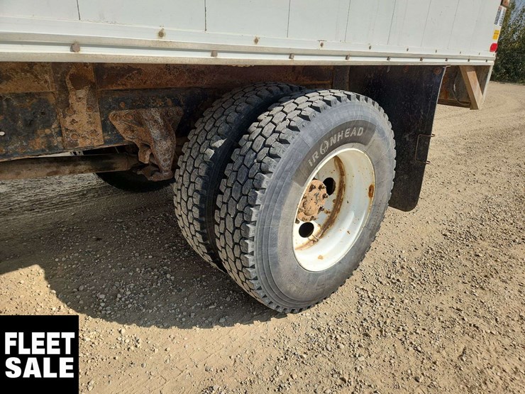2005-gmc-topkick-c7500-image-26