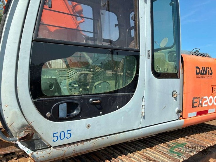 hitachi-ex200-lc-image-16