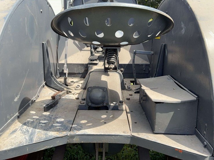 mccormick-deering-w-30-image-37