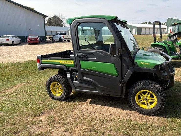 2023-john-deere-xuv-835r-image-4