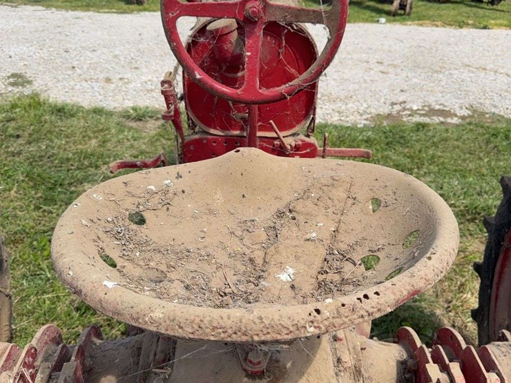 farmall-f-12-image-34