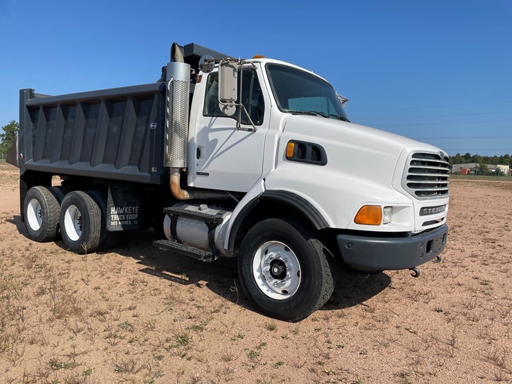 2005-sterling-lt9500-image-7