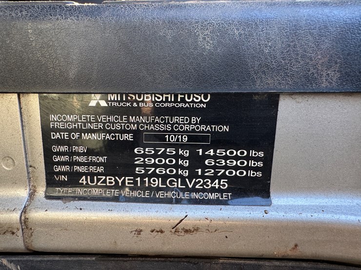 #3240-•-2020-mitsubishi-fuso-canter-truck-(has-wi-title)-(waukesha,-wi)-image-33