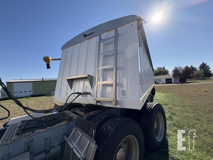 2010-jet-grain-trailer-image-2