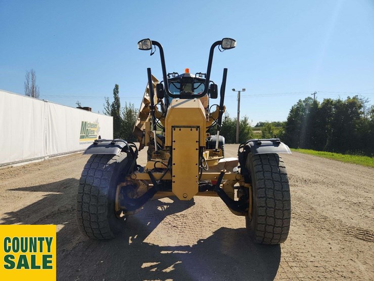 2020-caterpillar-150-awd-image-24