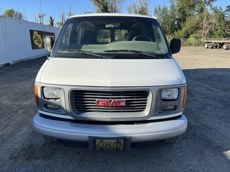 2002-gmc-3500-image-8