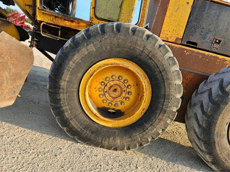 2012-deere-770a-image-51
