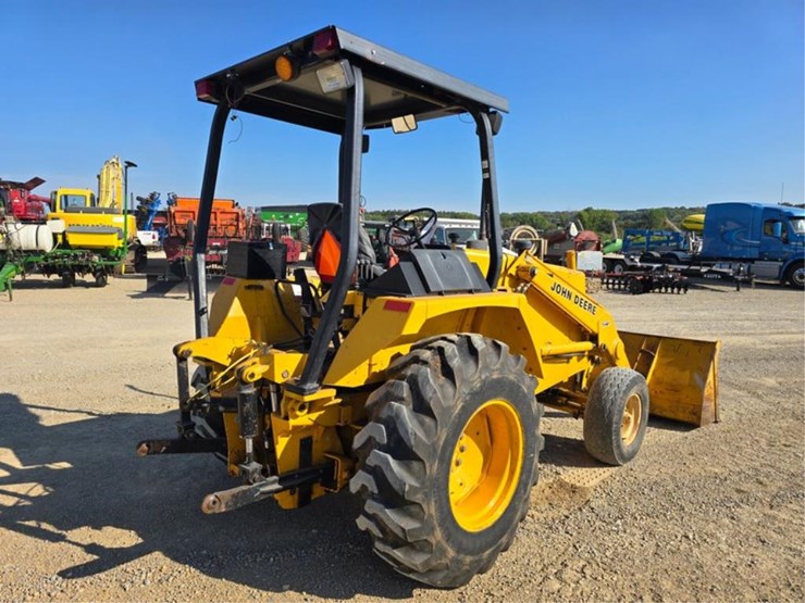 deere-210c-image-7