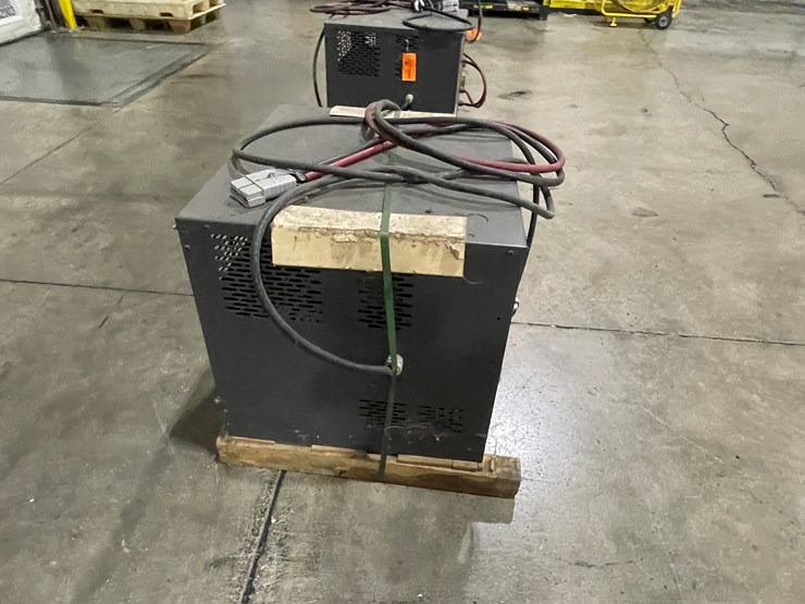 #7157-•-hawker-power-tech-high-frequency-intellicharger-forklift-battery-charger-image-4