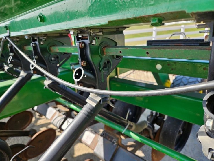 2022-john-deere-1590-image-58