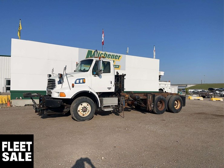 2006-sterling-lt8500-image-1