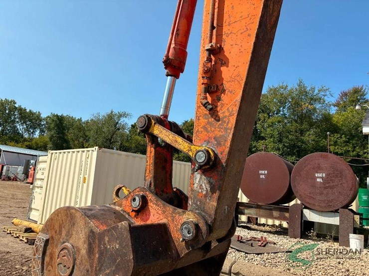 hitachi-ex200-lc-image-3