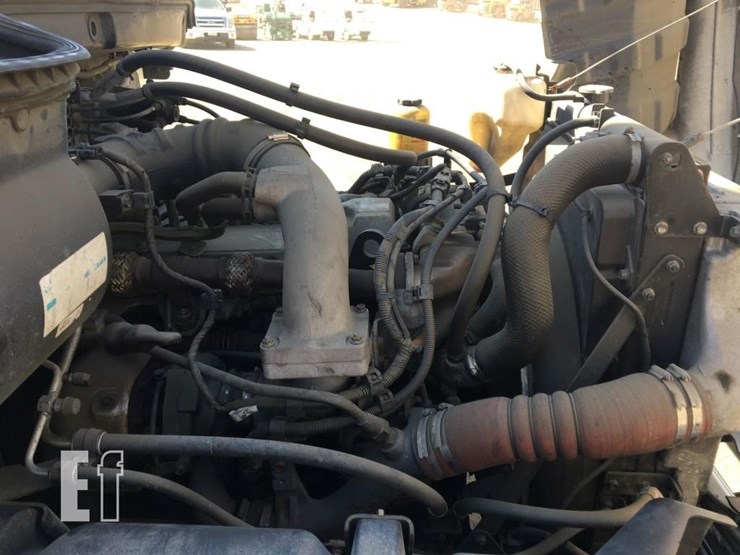 2013-hino-268-image-10
