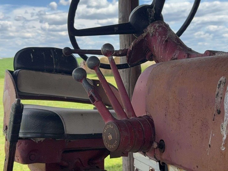 farmall-560-image-41
