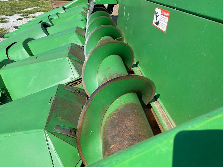 john-deere-844-image-37