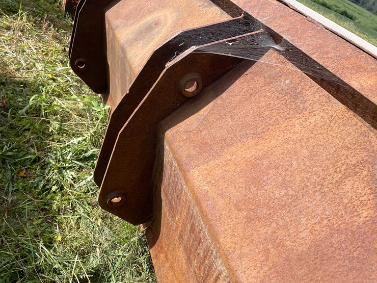 #1285-•-front-loader-bucket-attachment-image-14