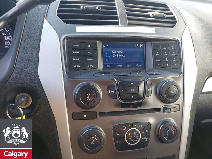 2015-ford-explorer-image-9