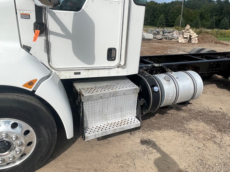 2013-kenworth-t370-image-53