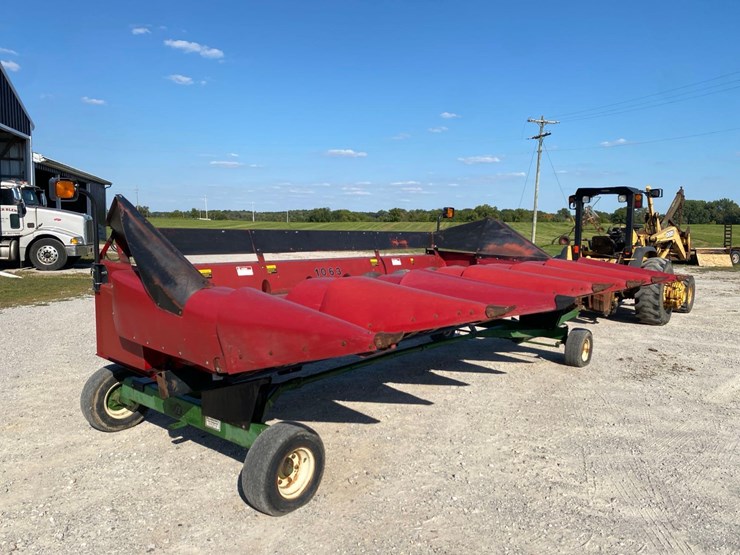 case-ih-1063-image-1