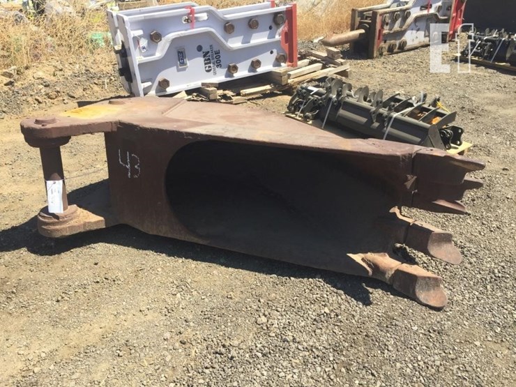 caterpillar-325-image-1