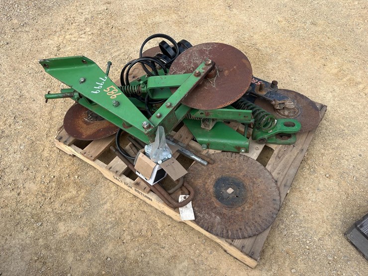planter-fertilizer-opener-parts-image-1