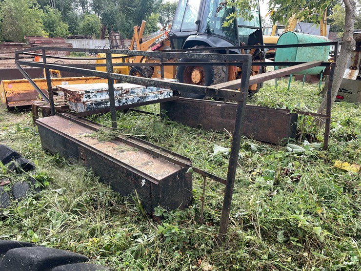 #1294-•-tracks-and-truck-rack-frame-image-8