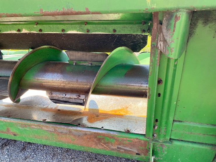 john-deere-844-image-35