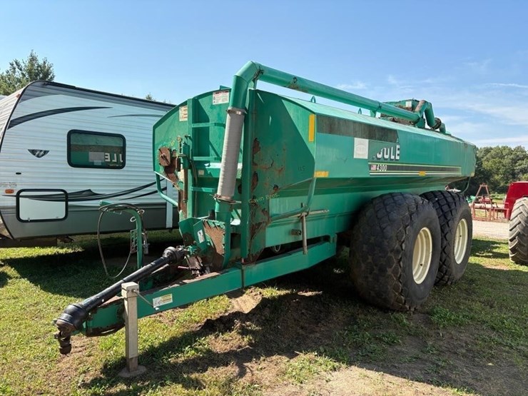 houle-4300-manure-tanker-image-1