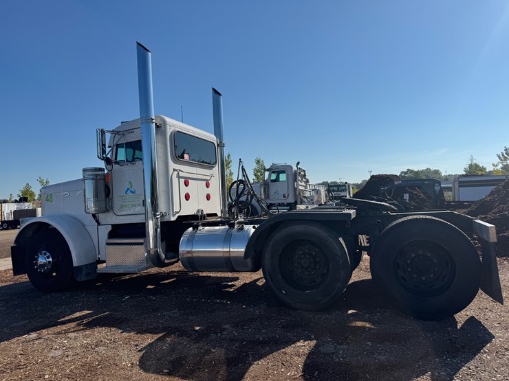 1999-peterbilt-378-image-9