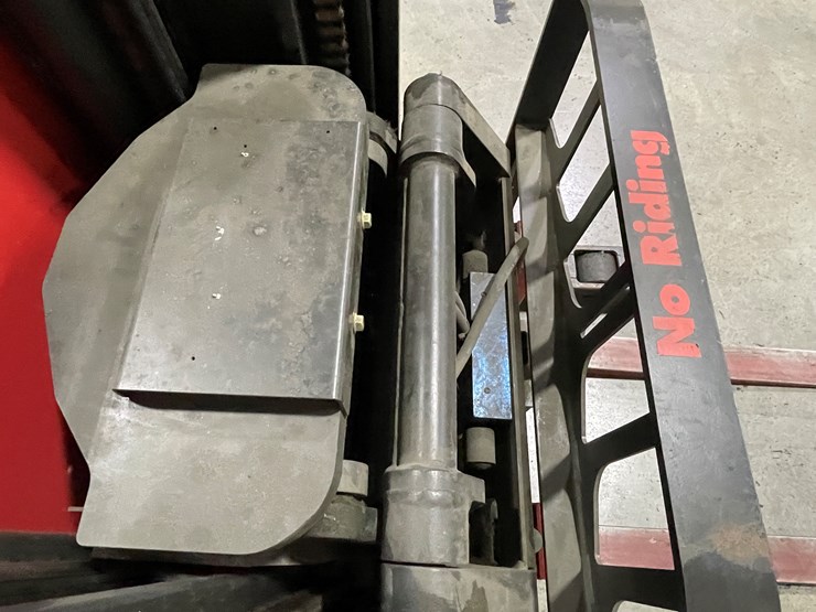 #7153-•-raymond-electric-forklift-image-11