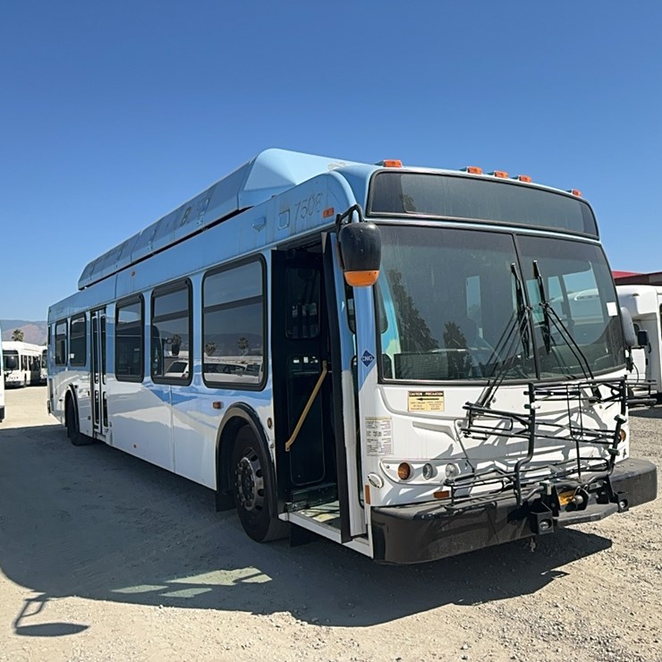 LOT#--2012 NEW FLYER C40LFR TRANSIT BUS