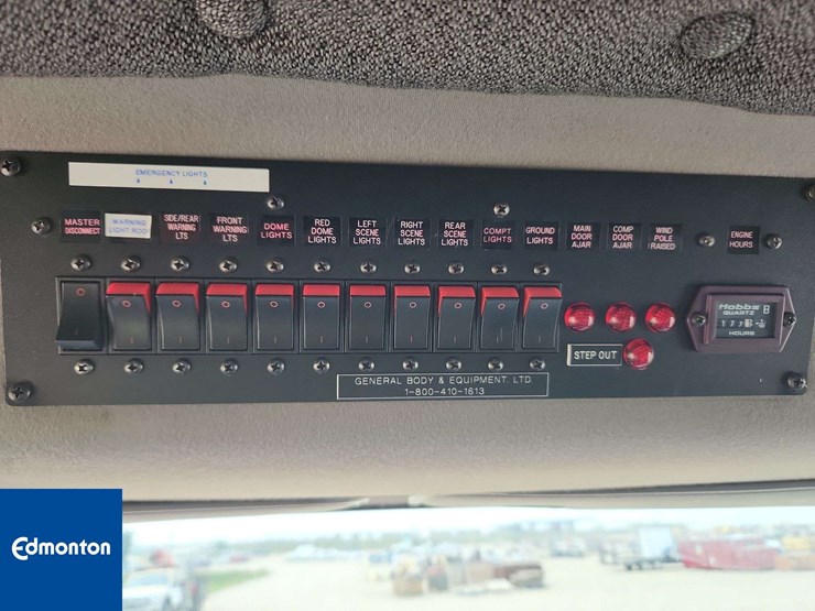 2004-freightliner-m2-106-s/a-emergency-support-truck-image-17