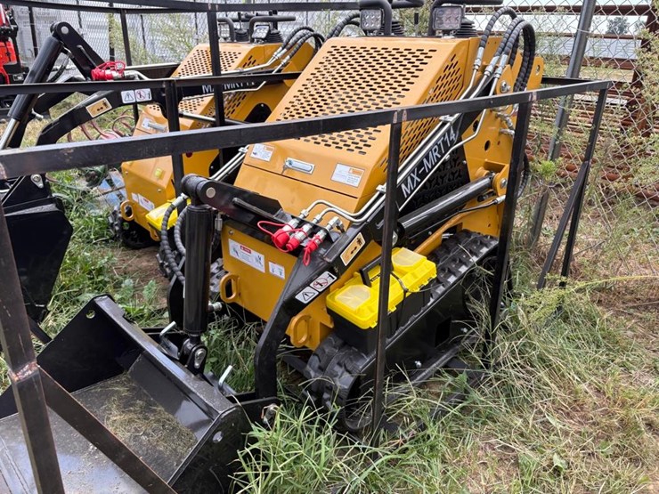 agt-mx-mrt14-compact-track-loader-image-2