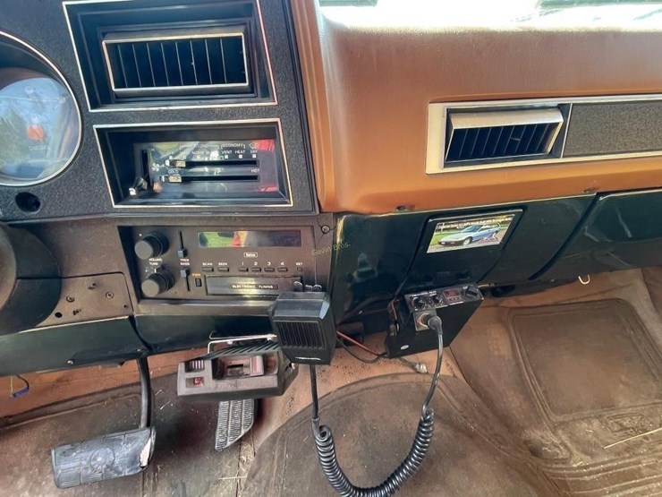 1990-gmc-2500-image-16