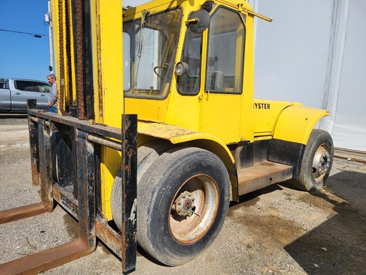 1975-hyster-11-ton-fork-lift-image-10