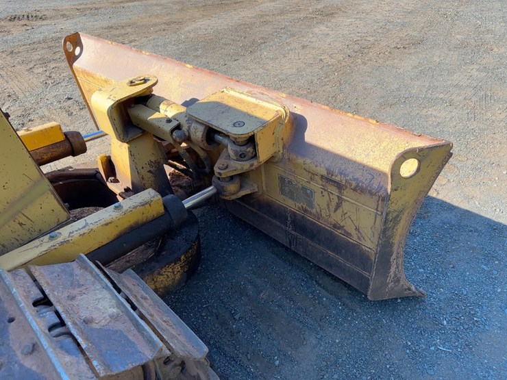 1996-caterpillar-d3c-xl-image-12