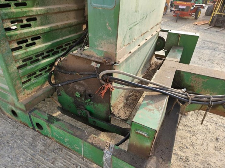 john-deere-100-image-14