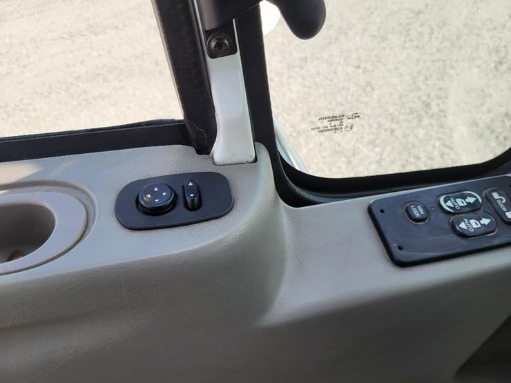 2016-international-prostar-image-55