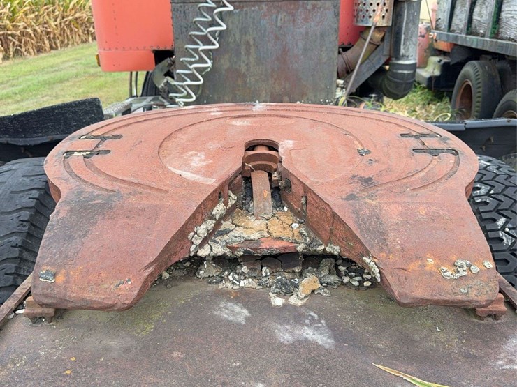 diamond-reo-cabover-image-28