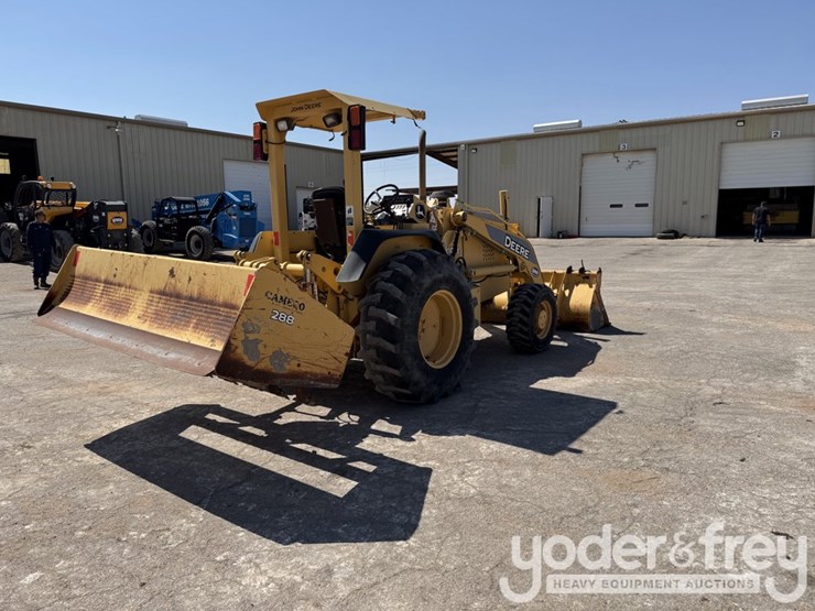 johndeere-210le-image-6