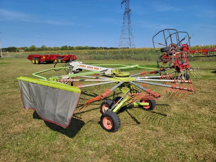 claas-350t-rotary-rake---field-ready-image-3