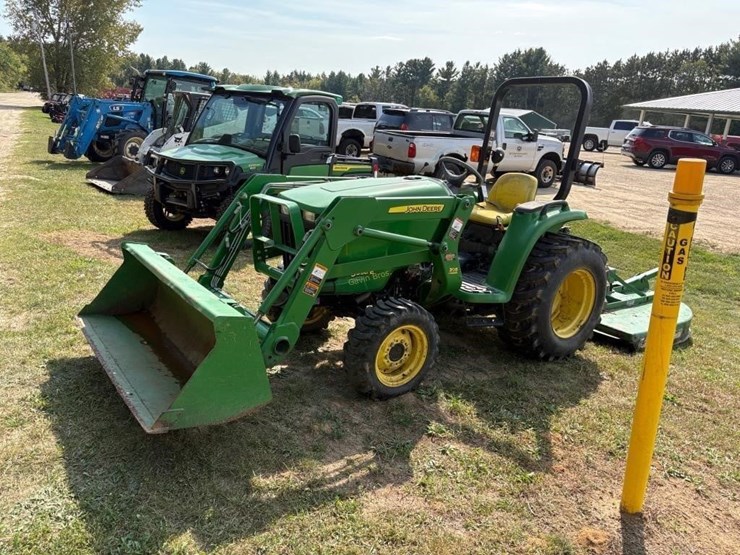 john-deere-3038e-image-1