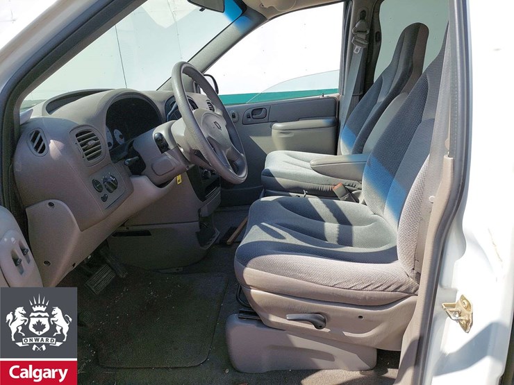 2002-dodge-caravan-image-9