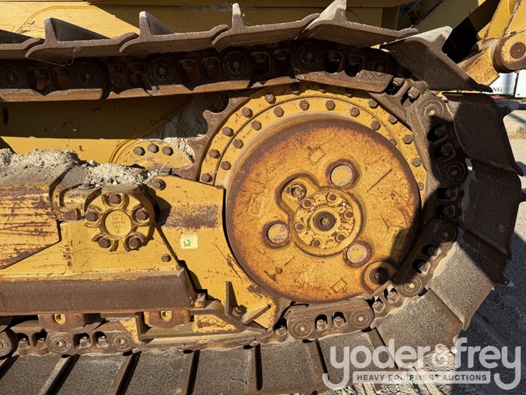 2011-caterpillar-d6k-xl-image-11