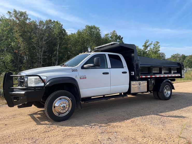 2010-dodge-ram-5500-image-1