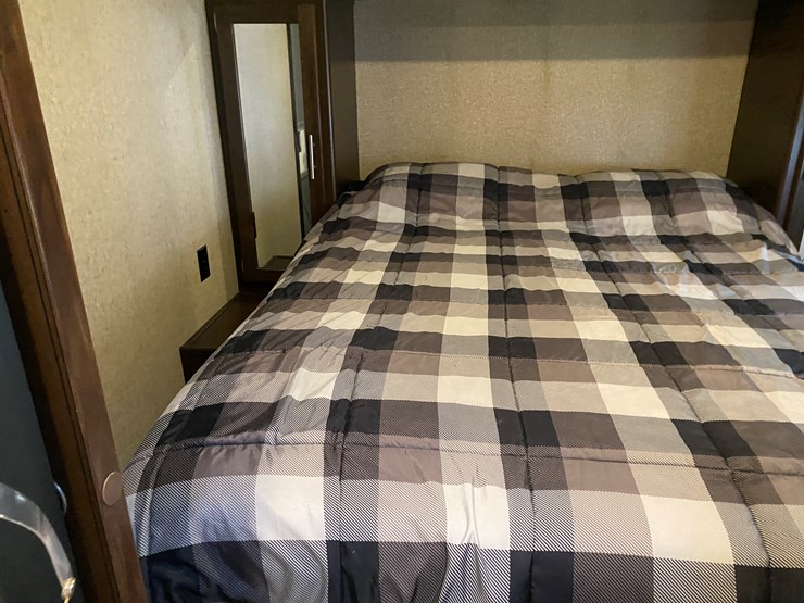 #3304-•-2016-cherokee-limited-274vfk-camper-(has-wi-title)-(three-lakes,-wi)-image-44
