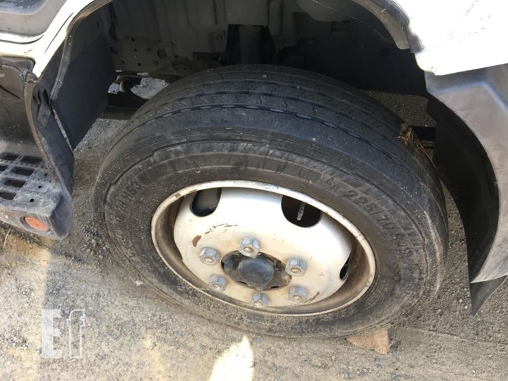 2015-hino-195h-image-9