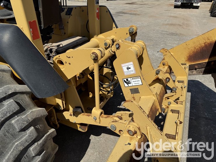 johndeere-210le-image-9